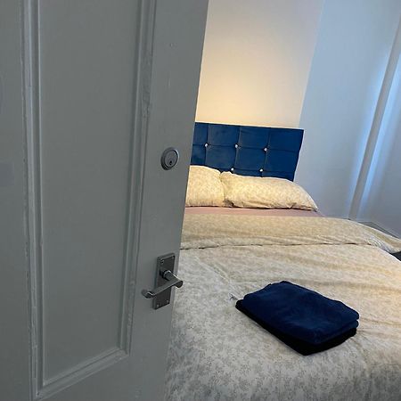 Marvellous Room 2 Stoke-on-Trent Ngoại thất bức ảnh